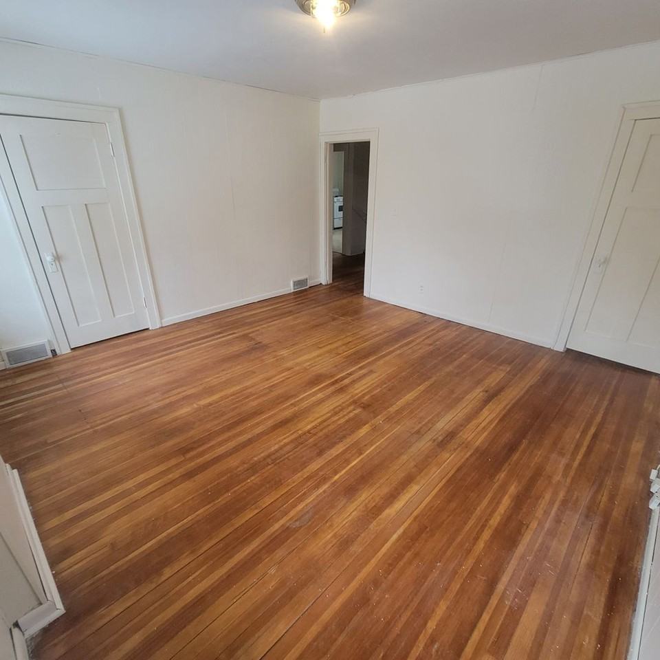 1202 18th St - Photo 7 of 7