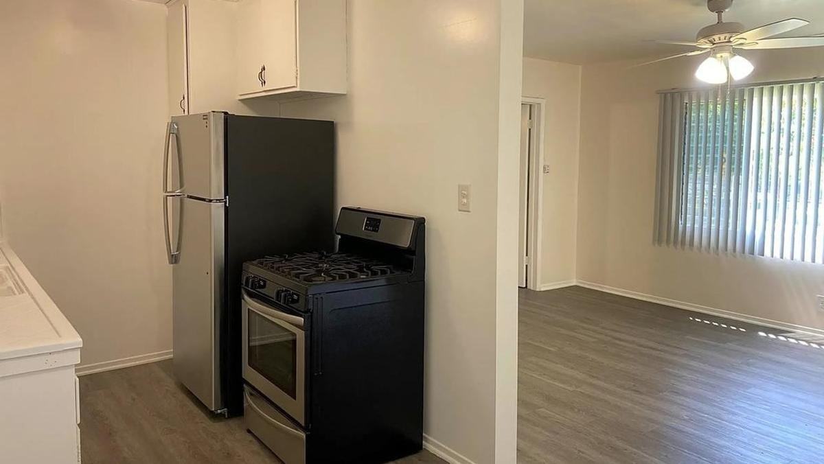 1521 17th St - Photo 5 of 10