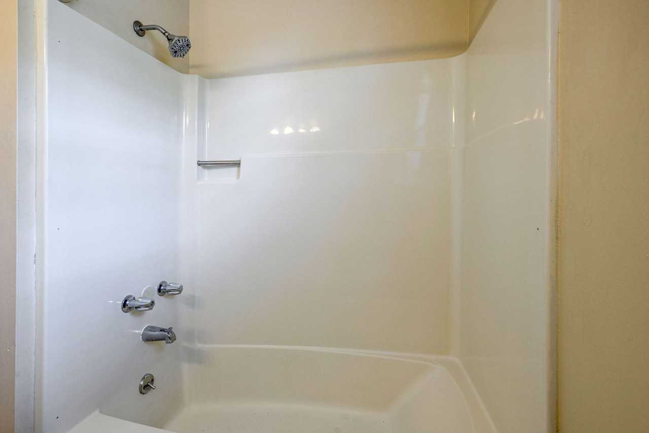 580 Judd Dr - Photo 3 of 24
