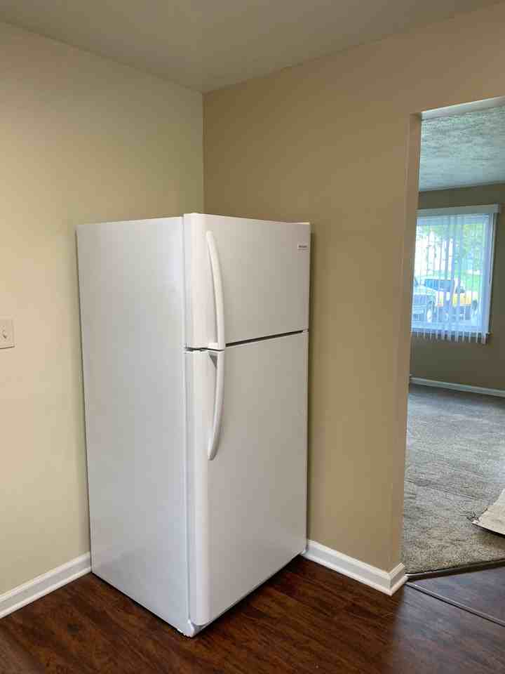 324 Westminster Ave - Photo 7 of 17
