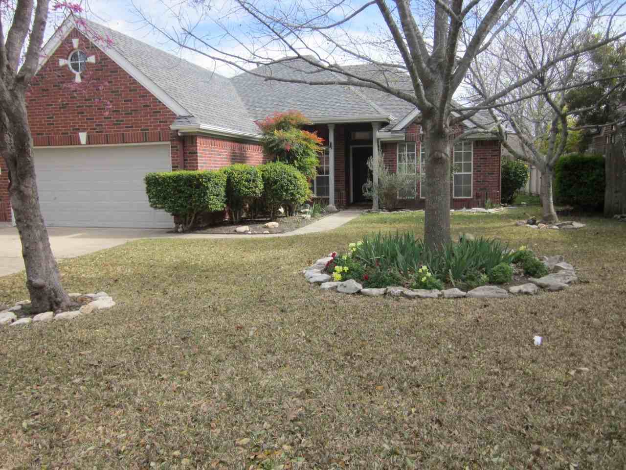 110 Benchmark St - Photo 5 of 6