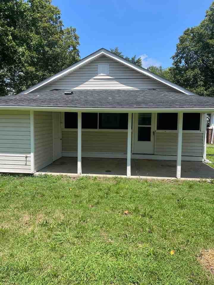 4943 Doris St - Photo 2 of 11