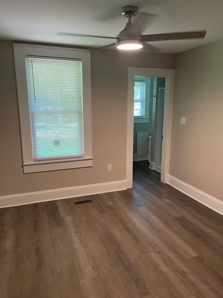 4943 Doris St - Photo 6 of 11