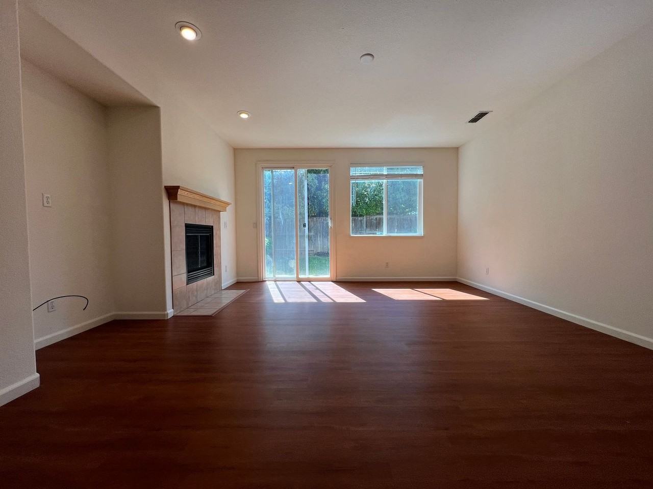 1139 Meredith Way - Photo 3 of 19