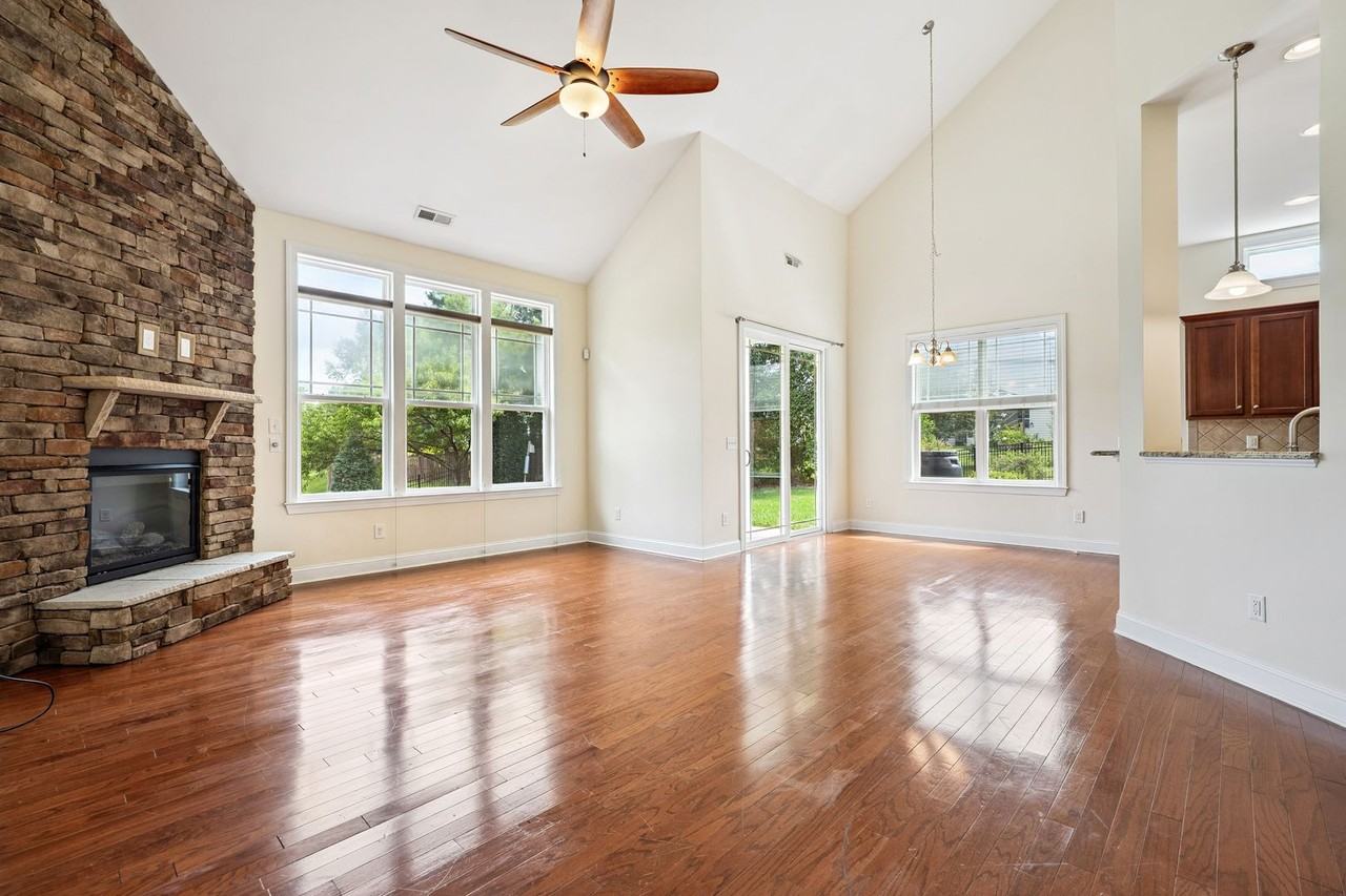 2403 Teermark Ln - Photo 4 of 26