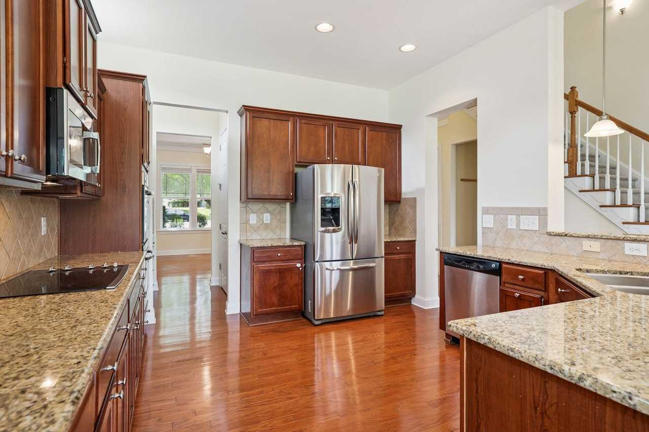 2403 Teermark Ln - Photo 5 of 26