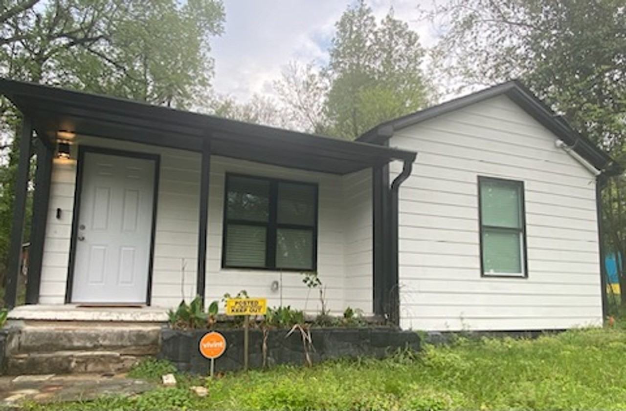 1528 Wellworth Ave - Photo 2 of 12