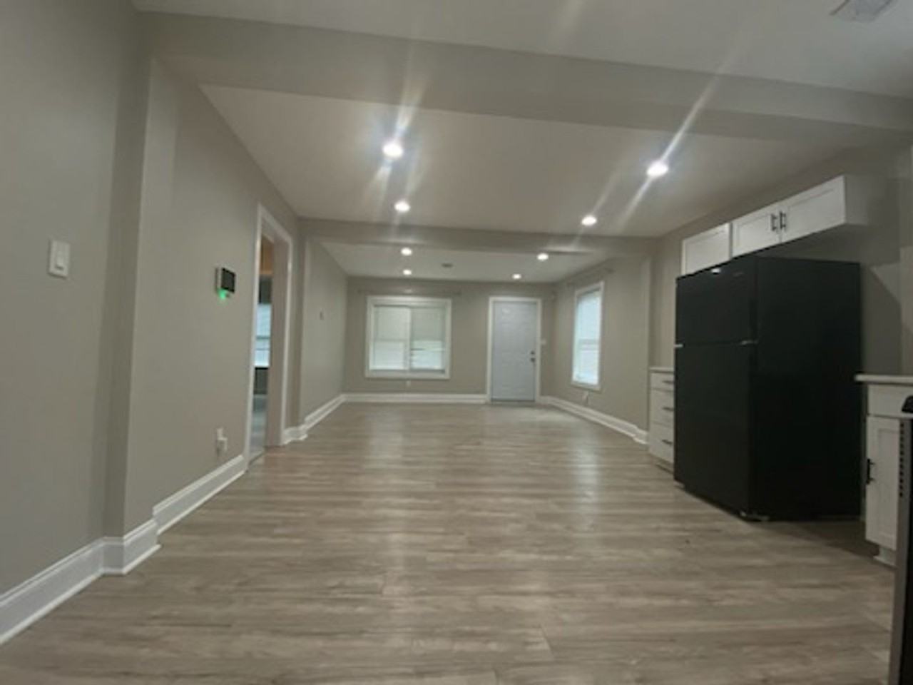 1528 Wellworth Ave - Photo 4 of 12