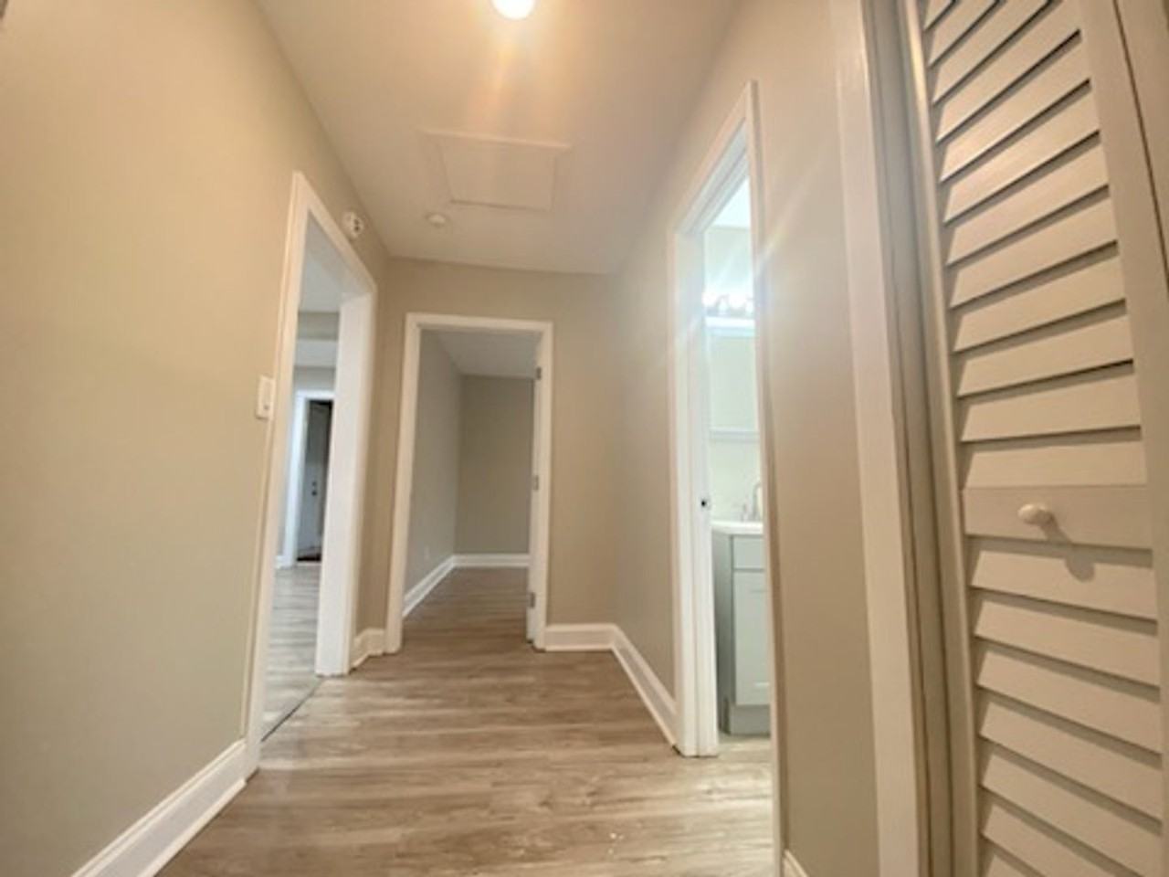 1528 Wellworth Ave - Photo 7 of 12