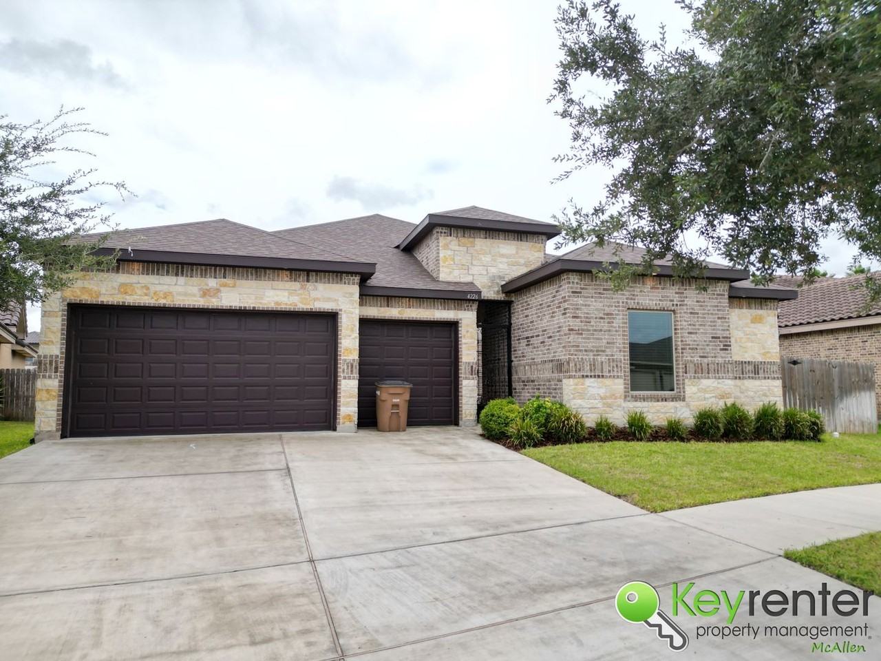 4226 Stillwater Cv - Photo 4 of 50