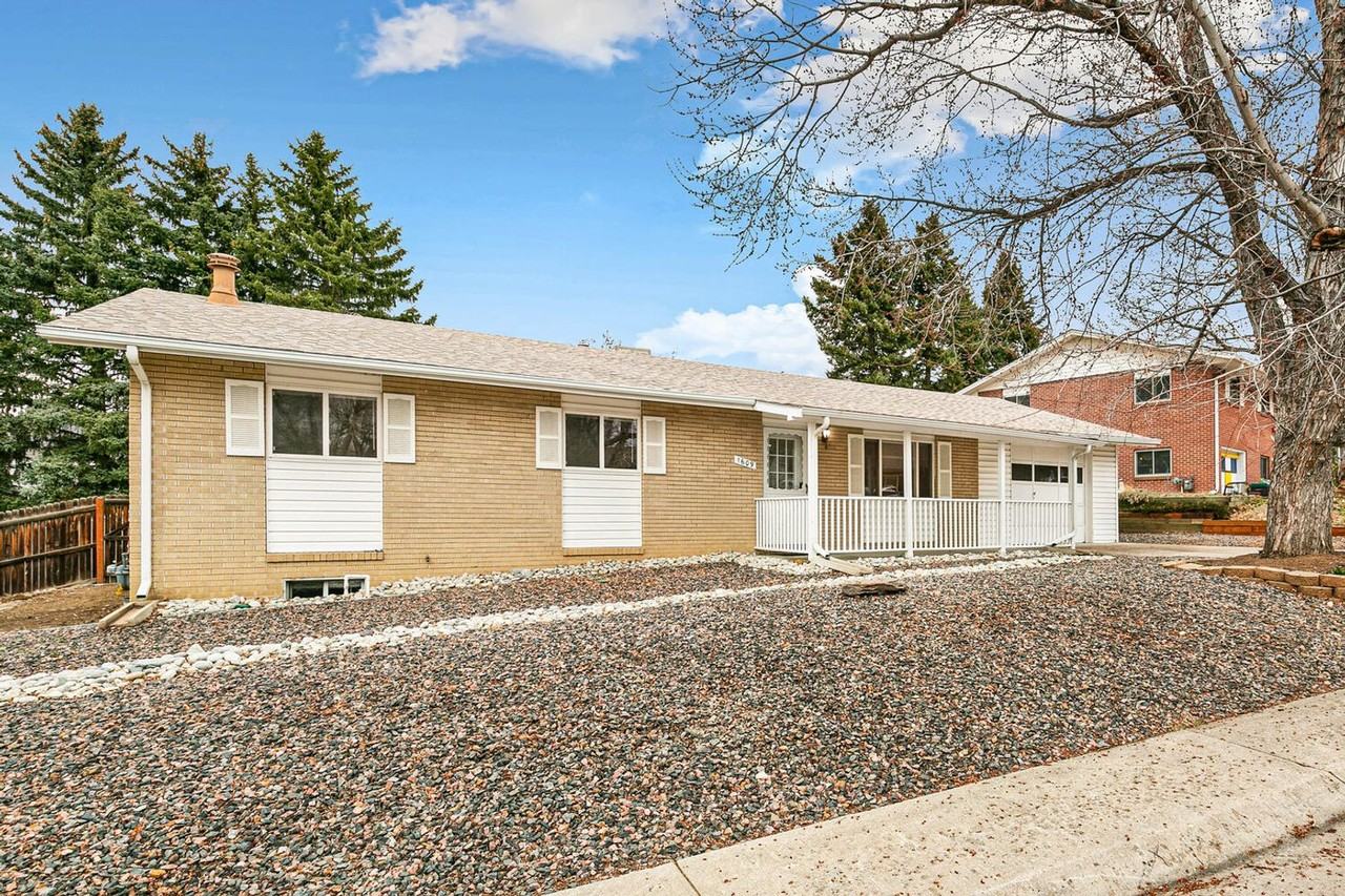 1609 Utah St - Photo 2 of 10