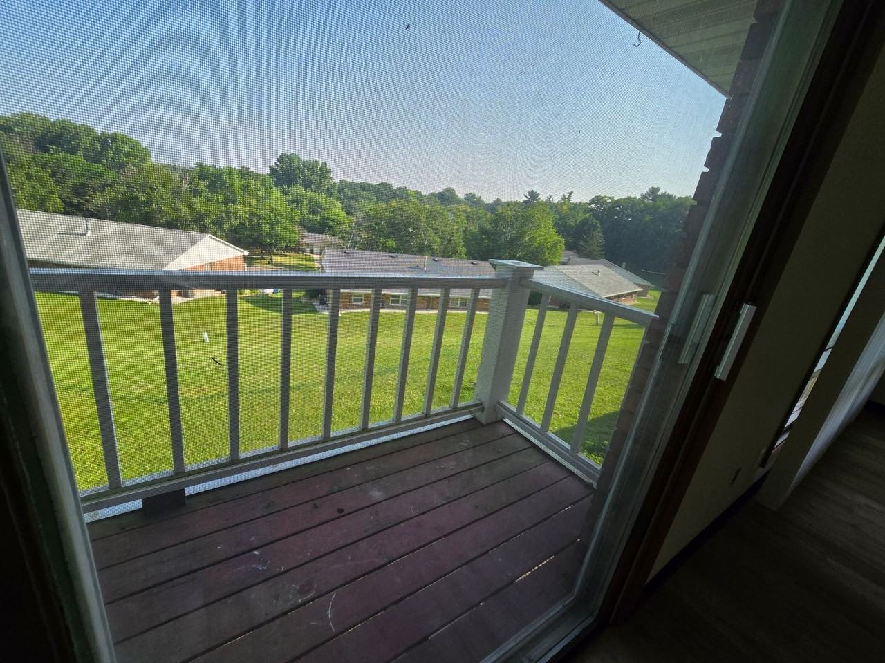 3029 Humboldt Rd - Photo 2 of 35