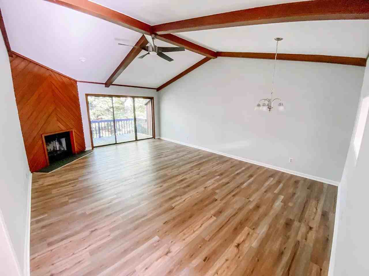 2004 Aspen Way - Photo 2 of 7