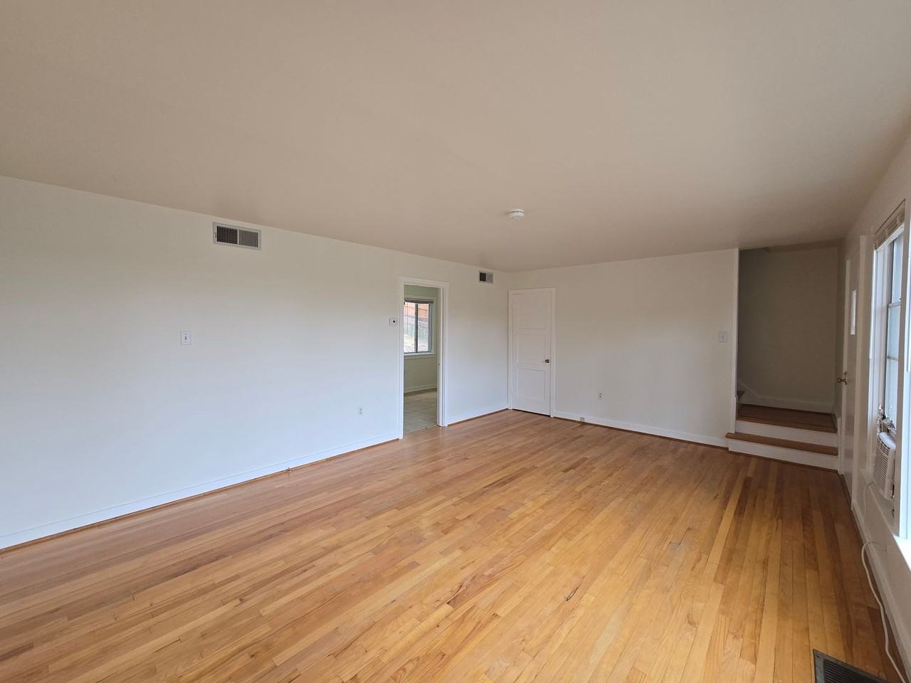 2205 45th St #D - Photo 2 of 19