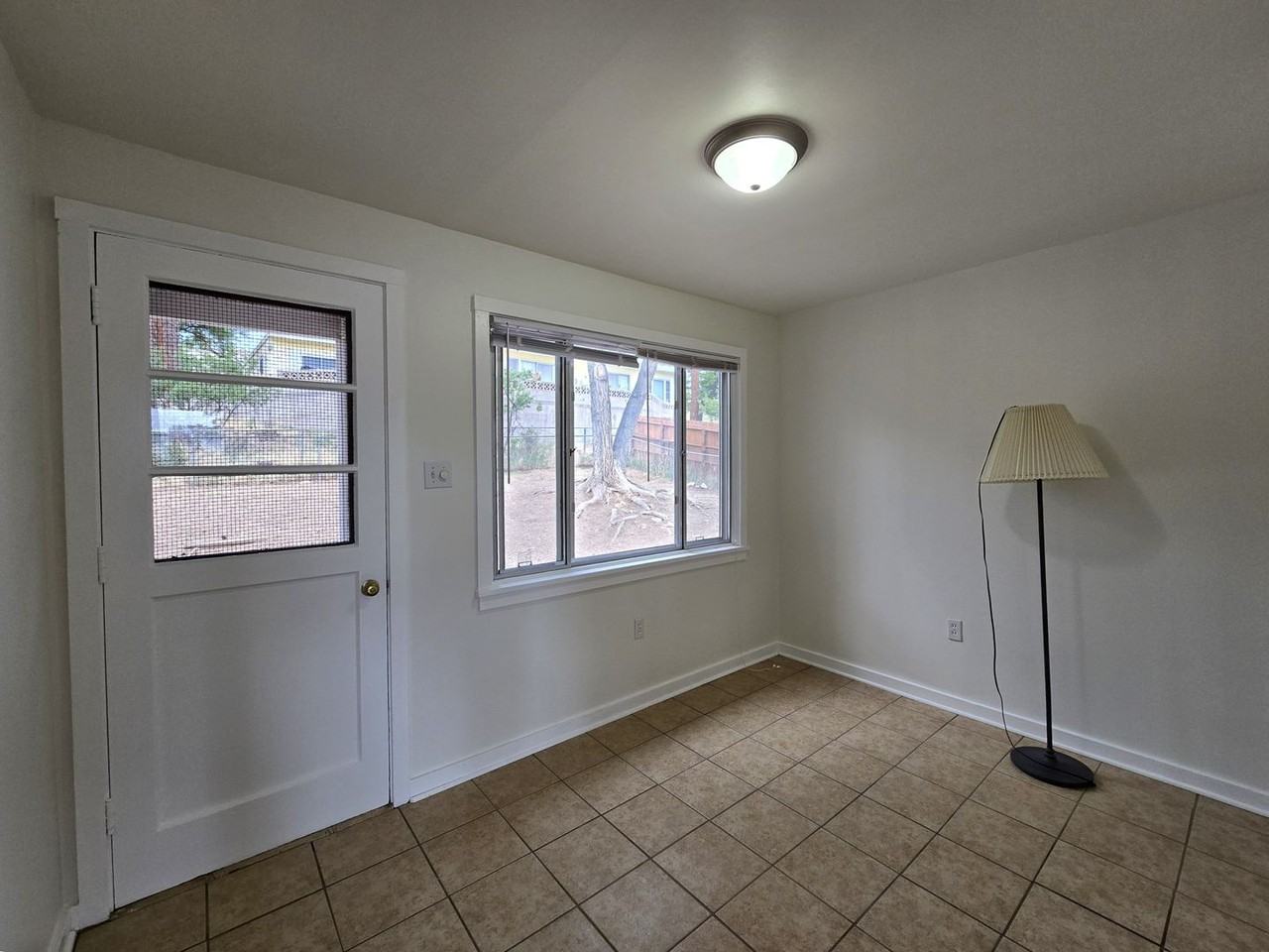 2205 45th St #D - Photo 4 of 19