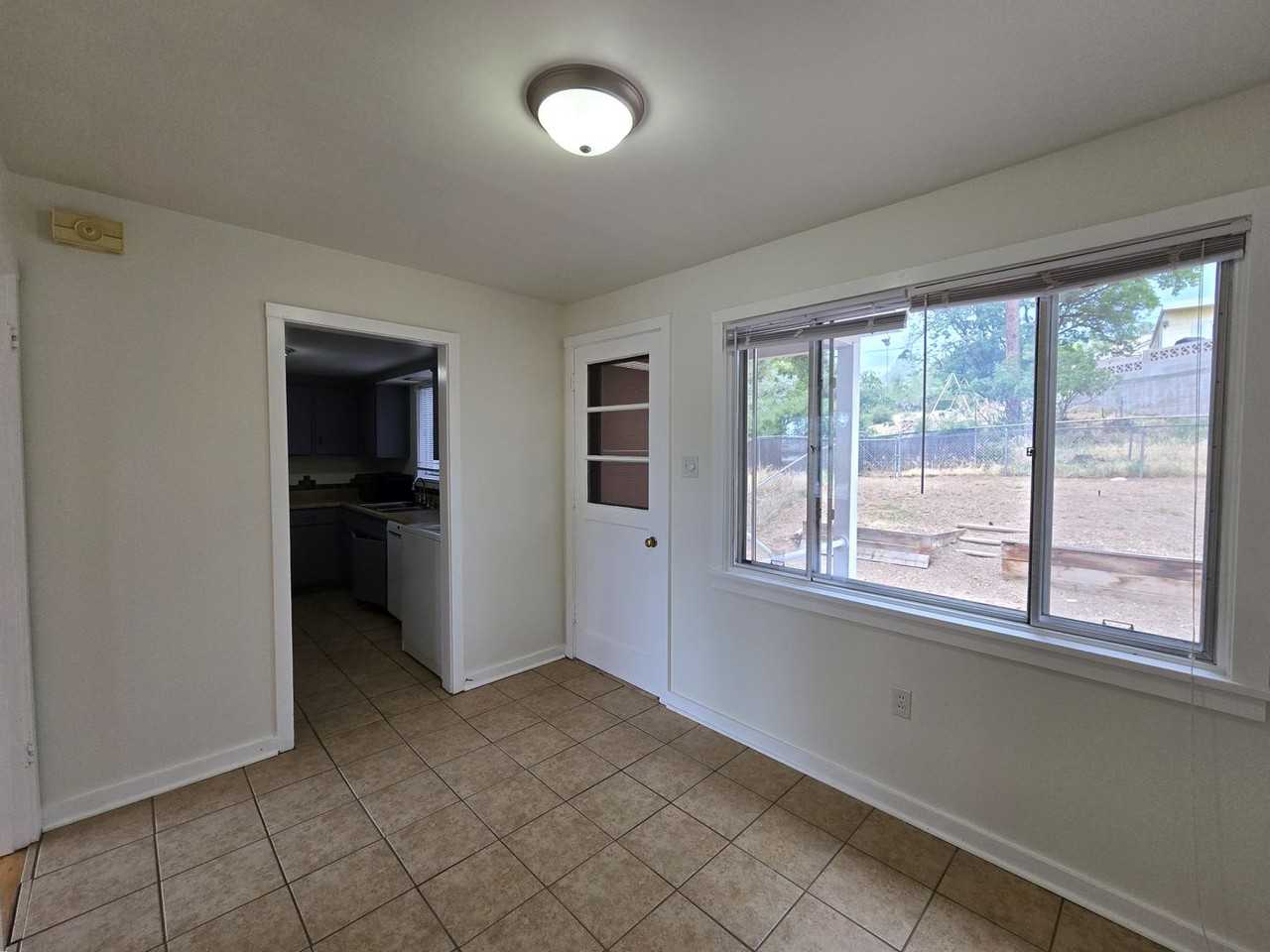 2205 45th St #D - Photo 5 of 19