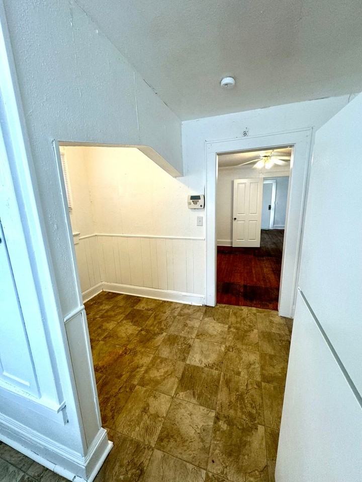 116 E 20th St - Photo 5 of 5