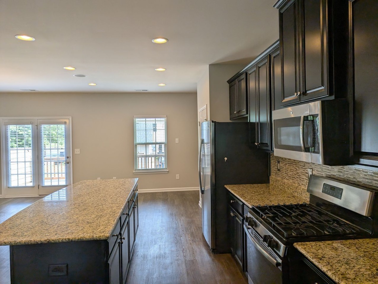 4068 Zilker Park Dr - Photo 5 of 29