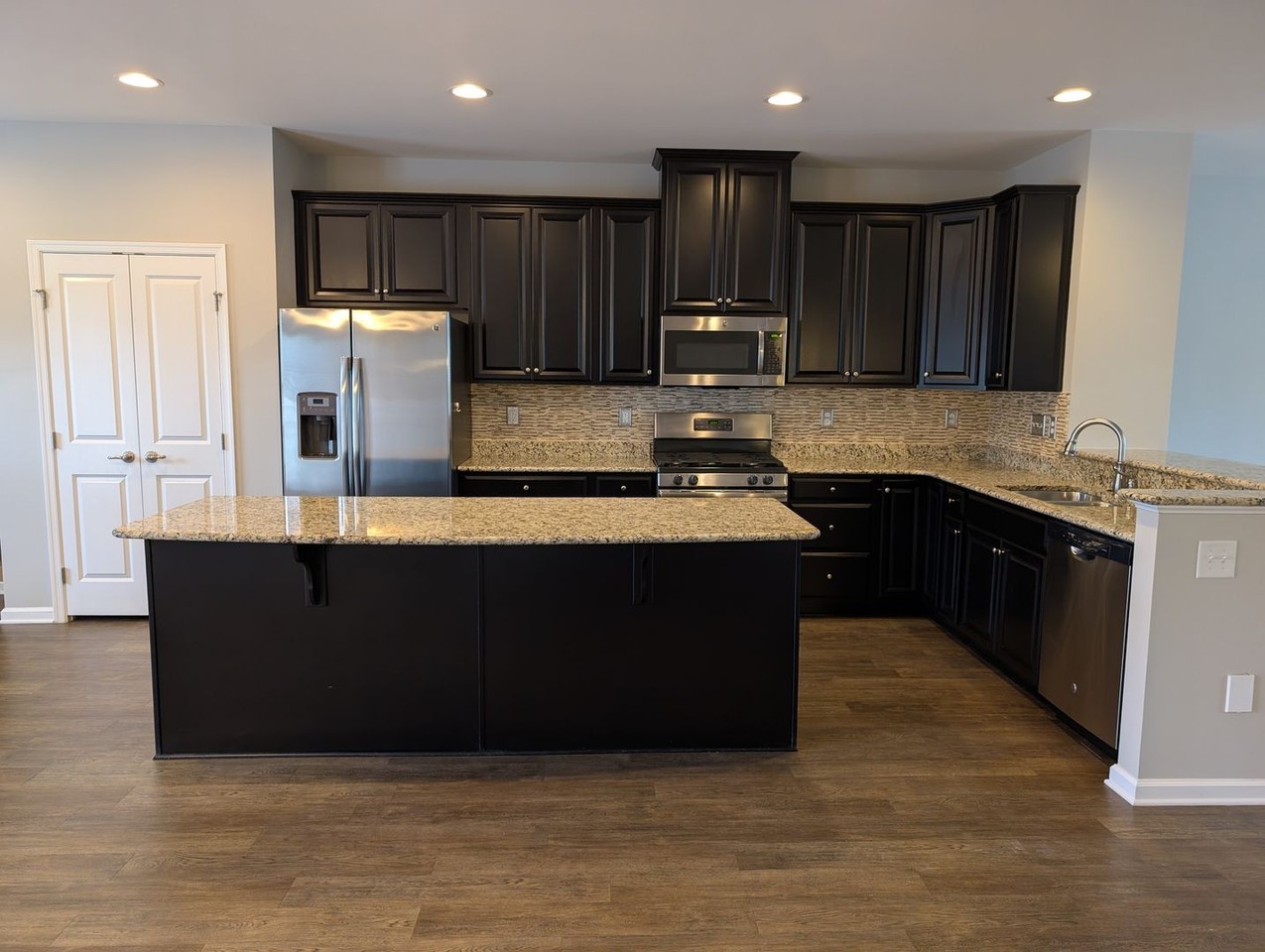 4068 Zilker Park Dr - Photo 6 of 29