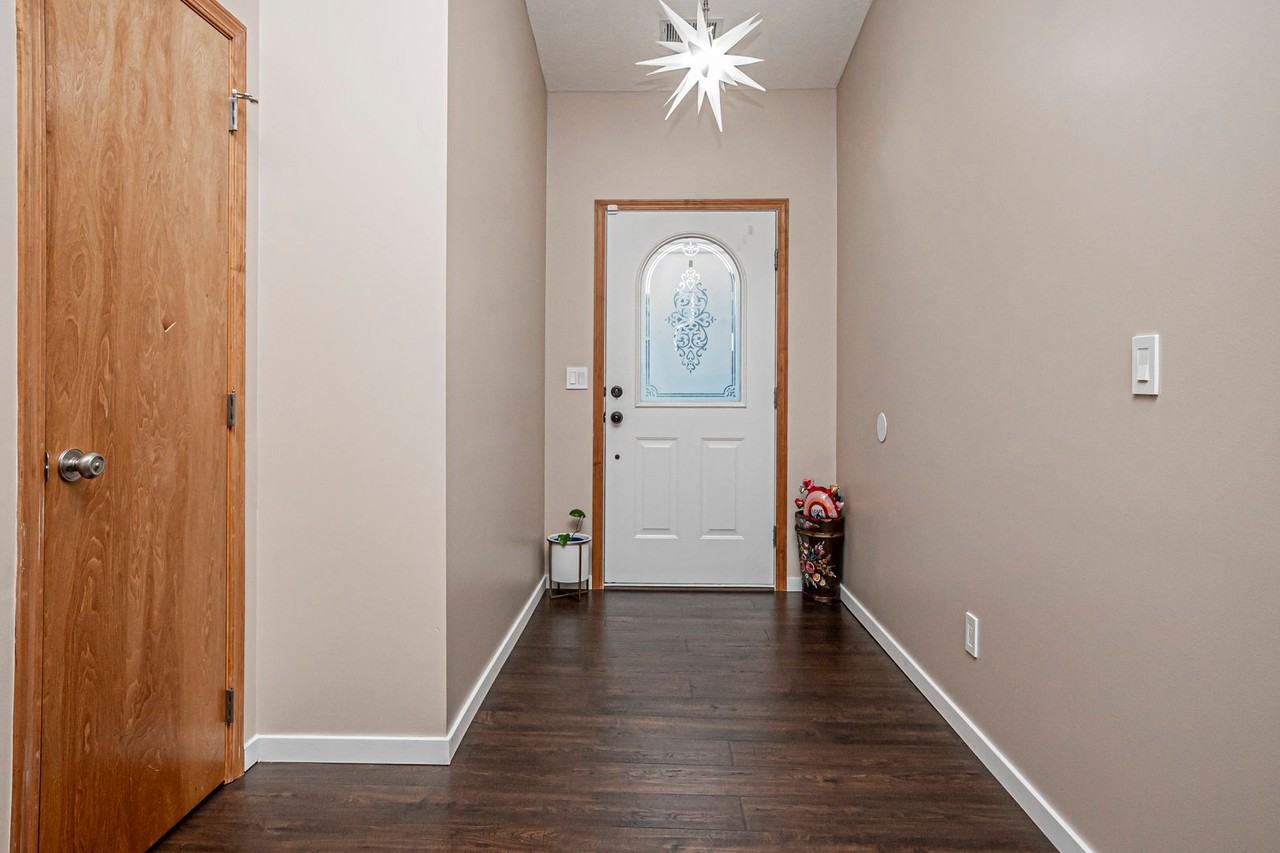 2517 Elm Creek Dr - Photo 6 of 36