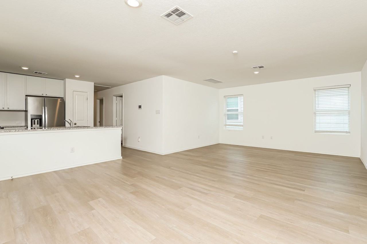 8027 Nube Medina - Photo 3 of 15