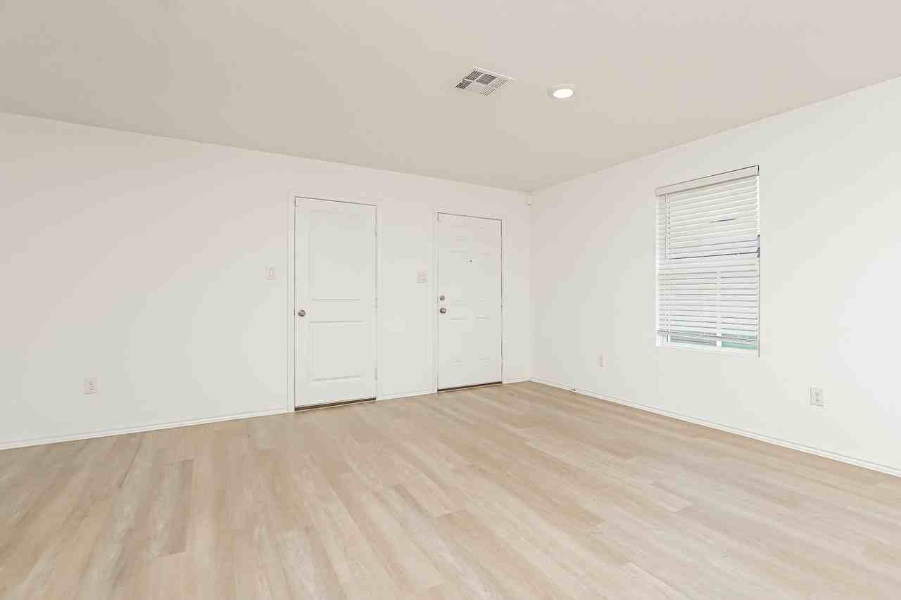 8027 Nube Medina - Photo 5 of 15