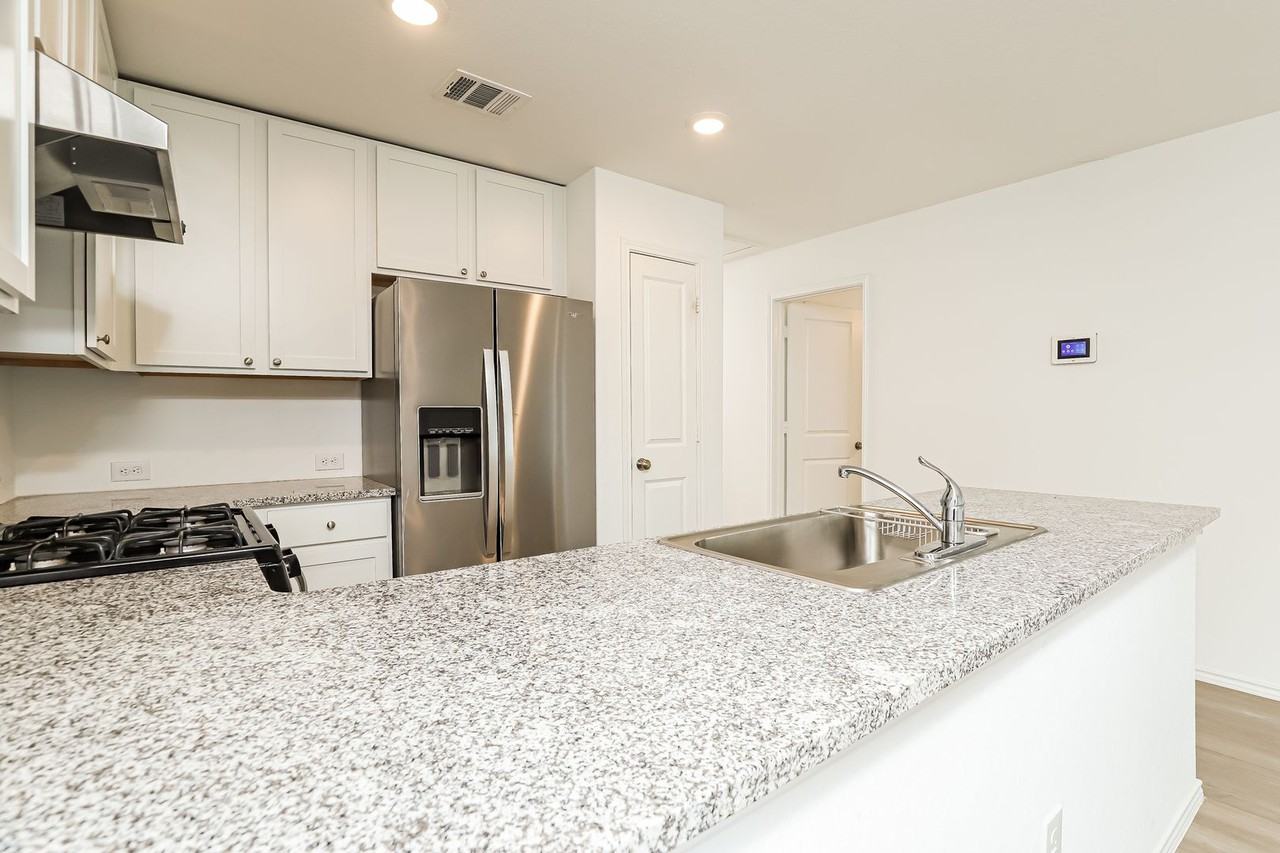 8027 Nube Medina - Photo 7 of 15