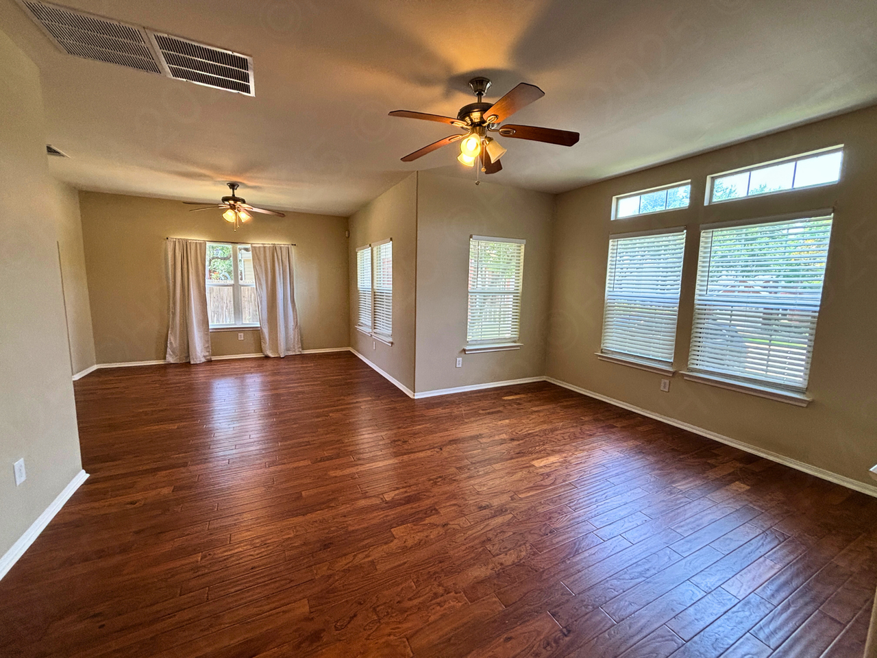 20131 Horizon Way - Photo 5 of 26