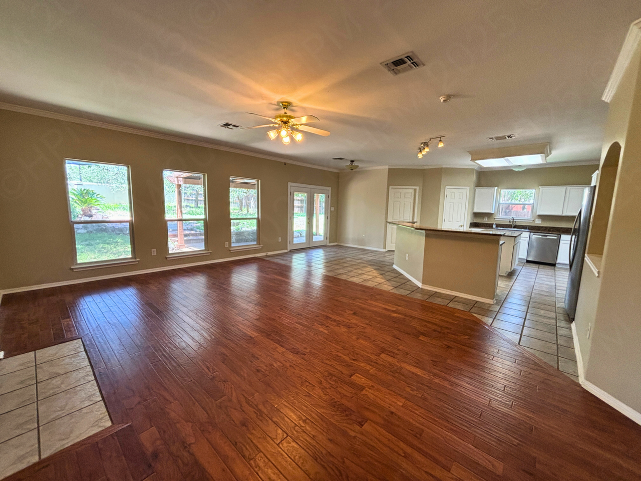 20131 Horizon Way - Photo 7 of 26