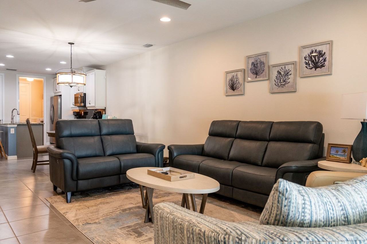 14888 Edgewater Cir - Photo 5 of 34