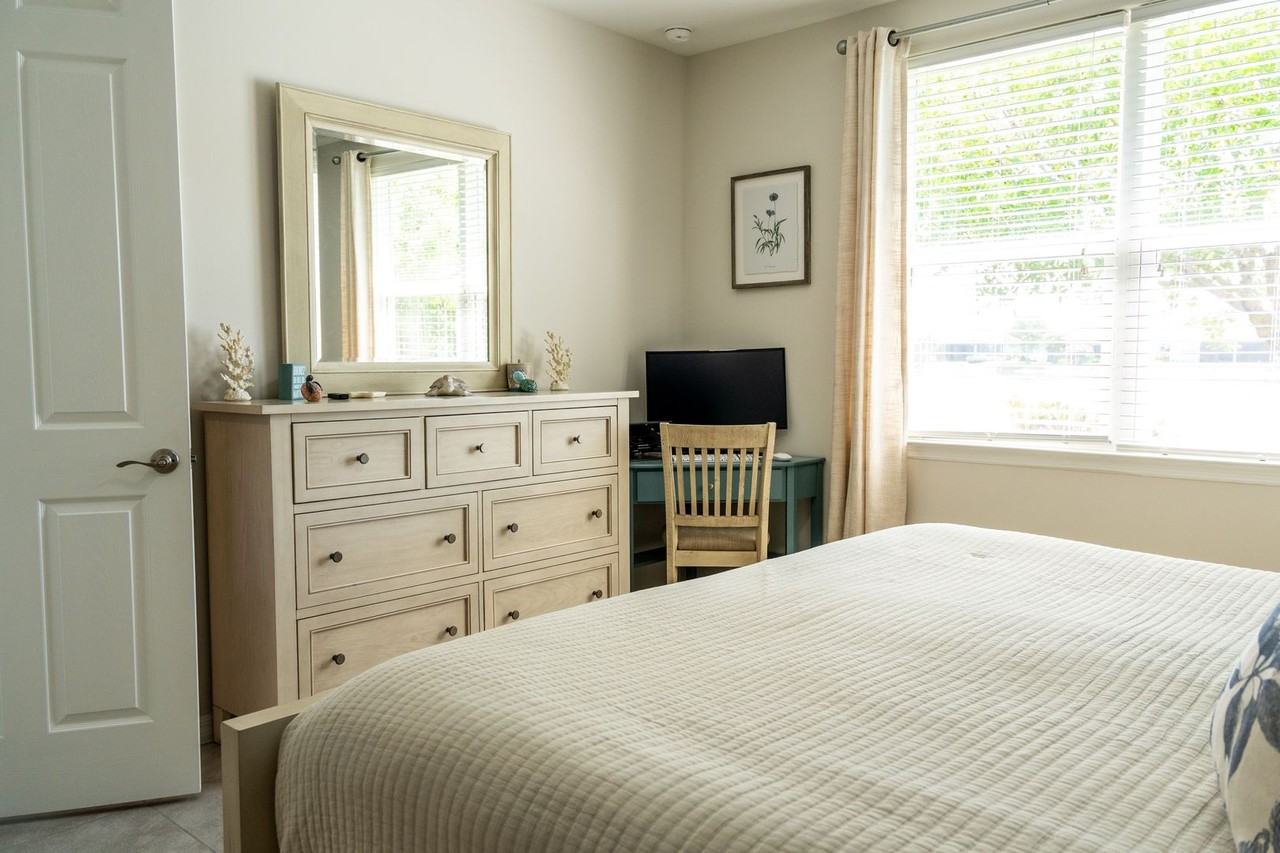 14888 Edgewater Cir - Photo 6 of 34