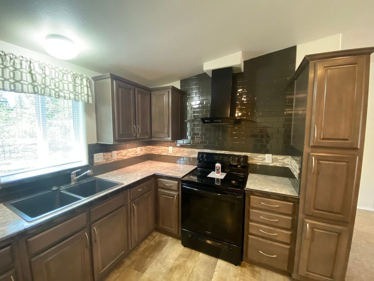 52515 Pine Dr - Photo 3 of 32