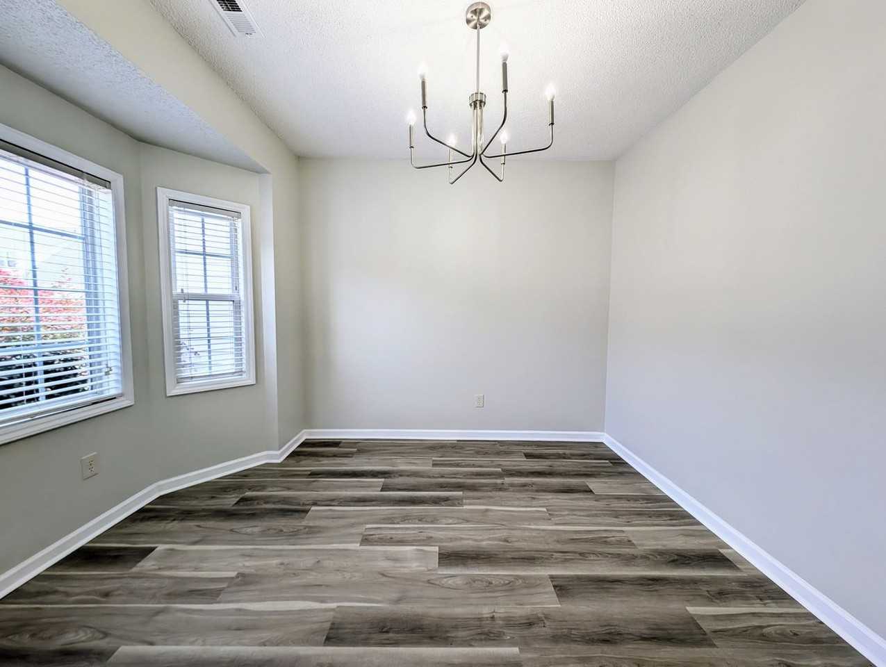 220 Misty Groves Cir - Photo 4 of 25