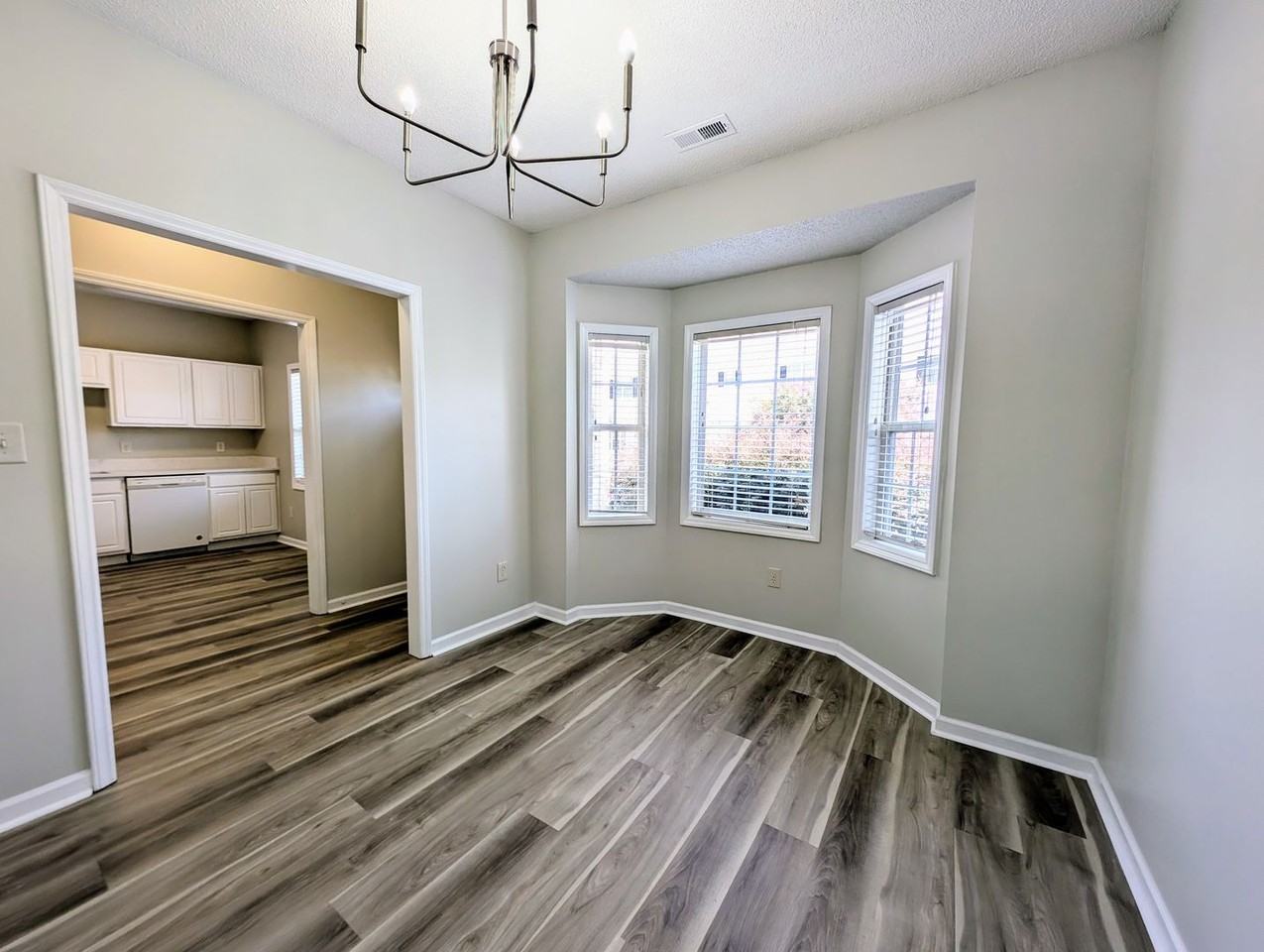 220 Misty Groves Cir - Photo 5 of 25