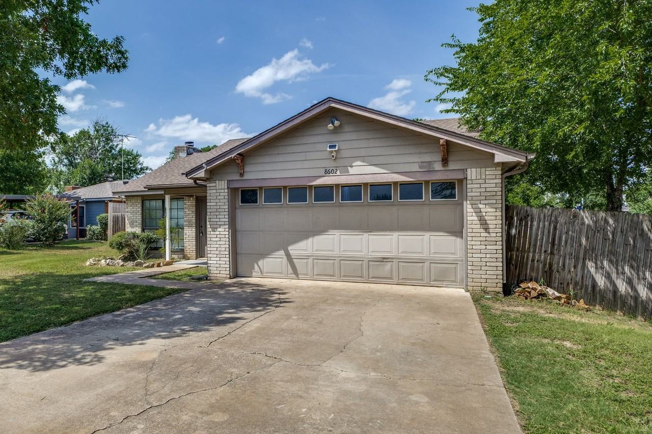 8602 Skyview - Photo 2 of 25