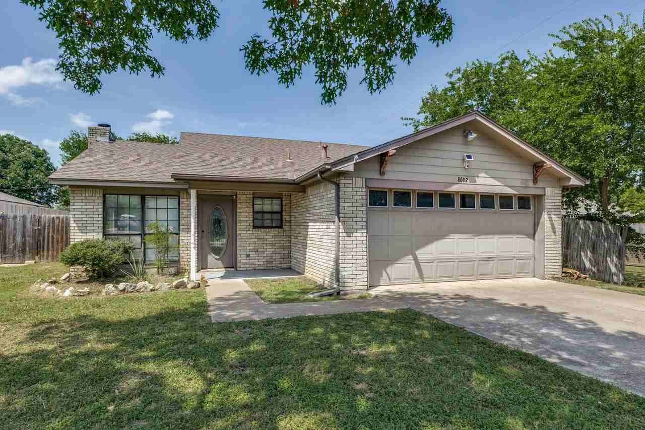 8602 Skyview - Photo 3 of 25