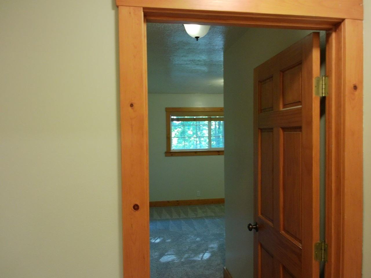 996 Thrushwood Dr - Photo 7 of 32