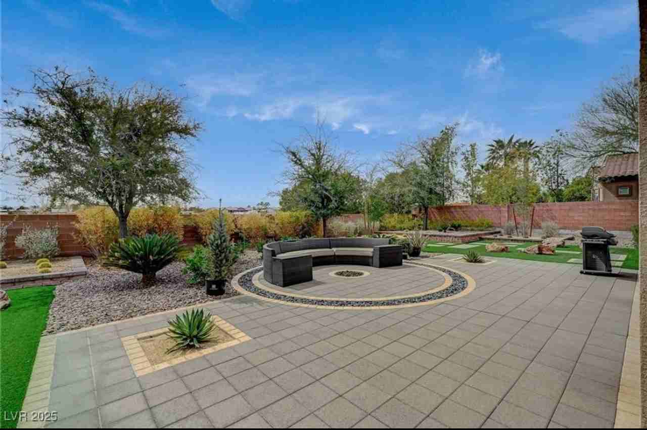 549 Via Balizan Ave - Photo 3 of 27