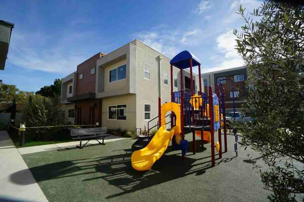 34 Newtrust Way - Photo 2 of 20