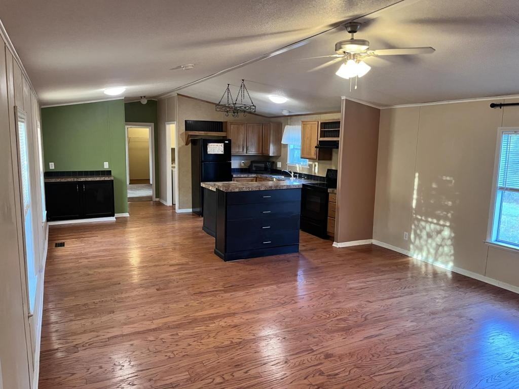 124 Alum Creek Dr - Photo 2 of 18