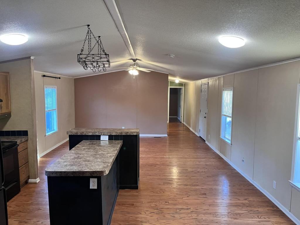 124 Alum Creek Dr - Photo 4 of 18