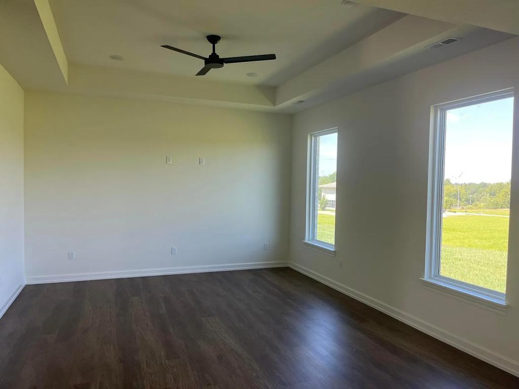 1817 Wes Milligan Ln - Photo 4 of 10