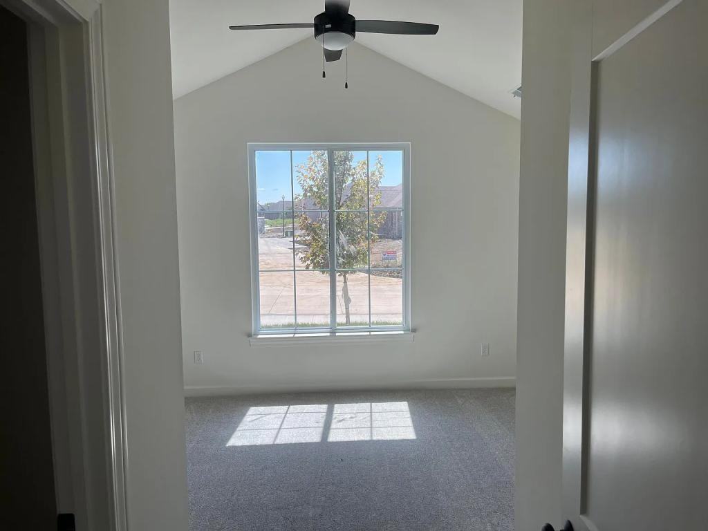 1817 Wes Milligan Ln - Photo 6 of 10