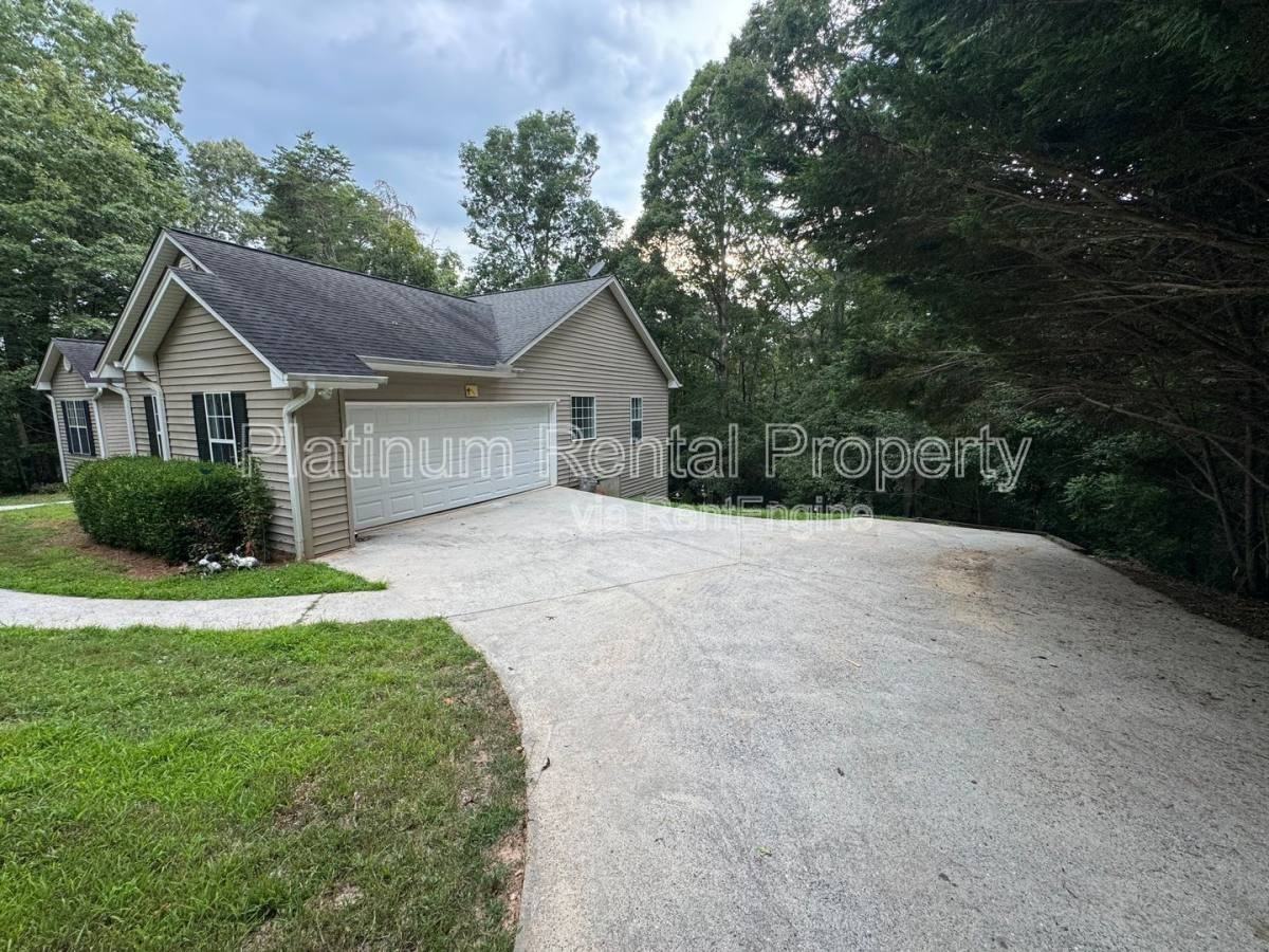 161 Long Branch Xing - Photo 2 of 10