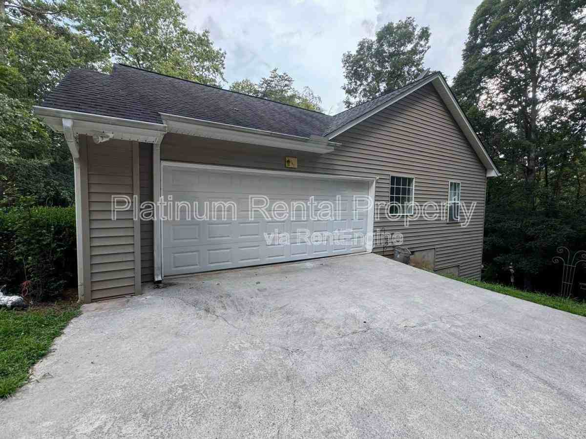 161 Long Branch Xing - Photo 3 of 10