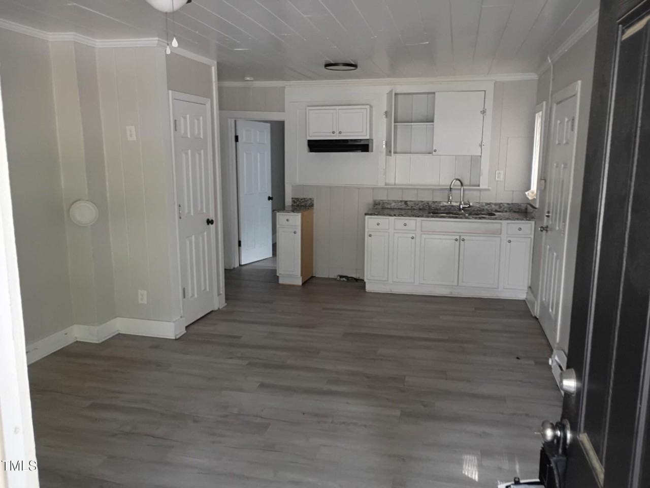 803 Rountree Ave Se - Photo 2 of 8