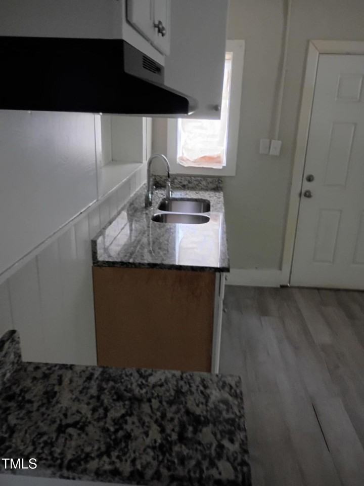 803 Rountree Ave Se - Photo 3 of 8