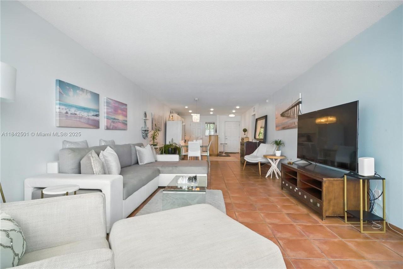 1170 Ne 191st St #A21 - Photo 7 of 16