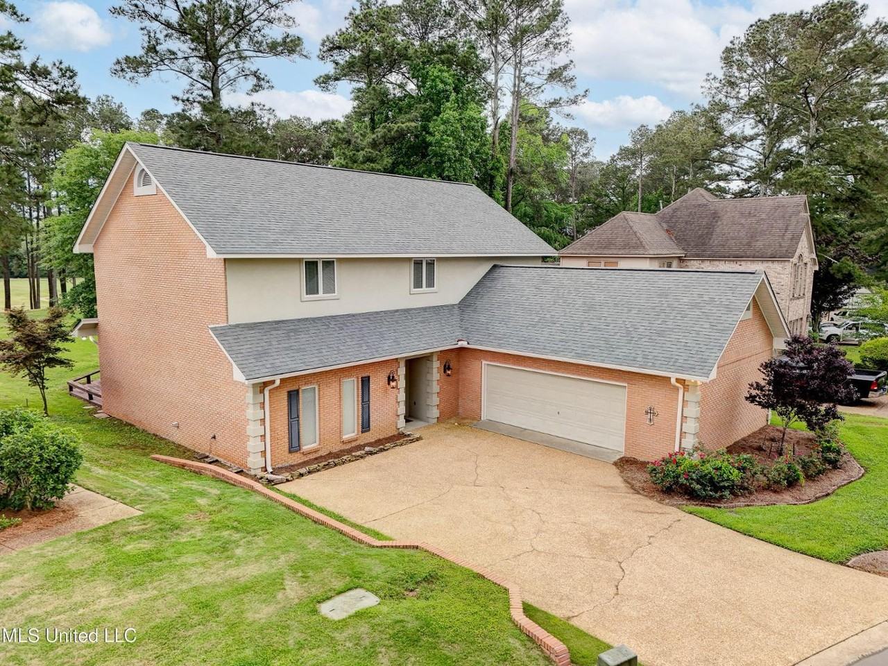 3099 E Fairway Dr - Photo 2 of 50