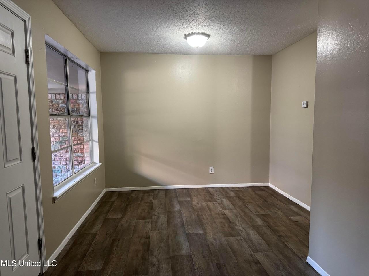 2804 Dubarry Dr - Photo 4 of 14